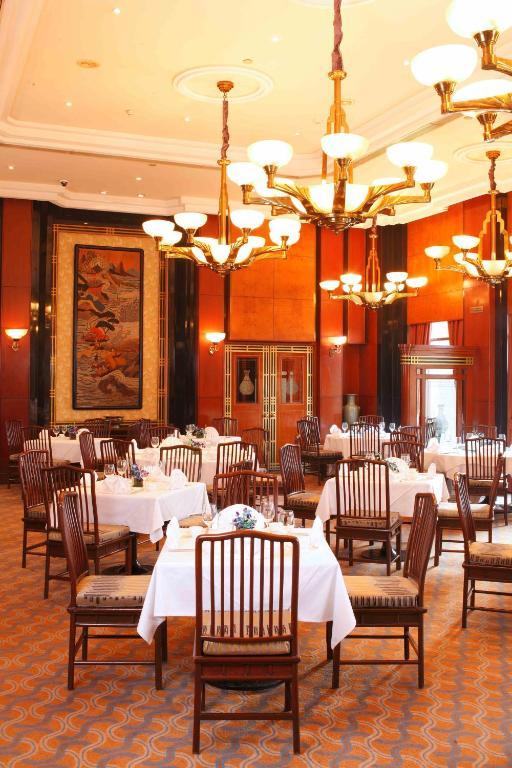 Eros Hotel New Delhi, Nehru Place Étterem fotó The restaurant in 2007