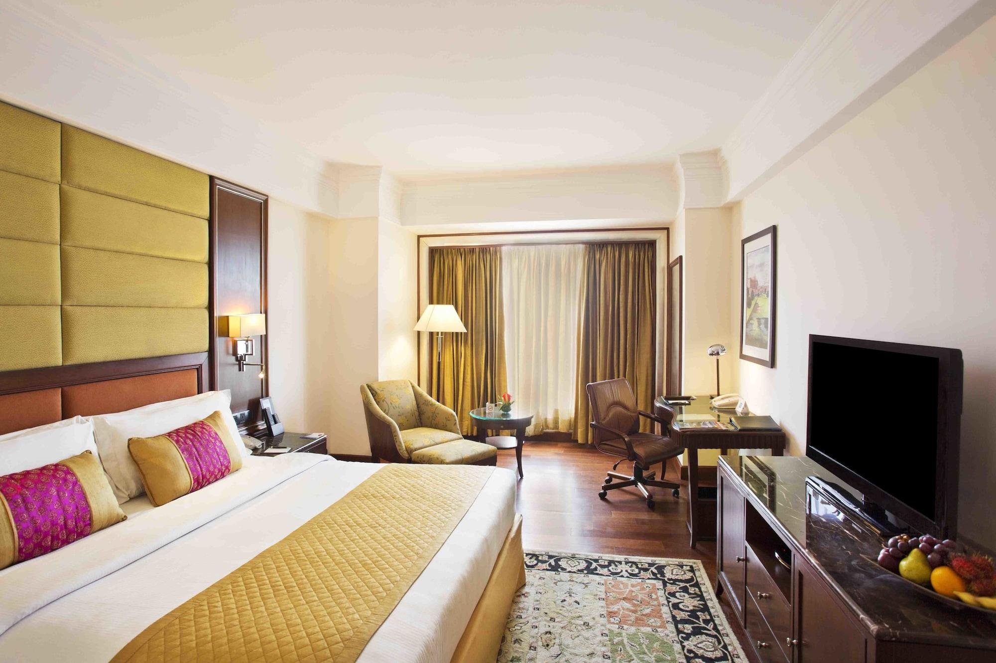 Eros Hotel New Delhi, Nehru Place Kültér fotó A room at the Taj Bengal