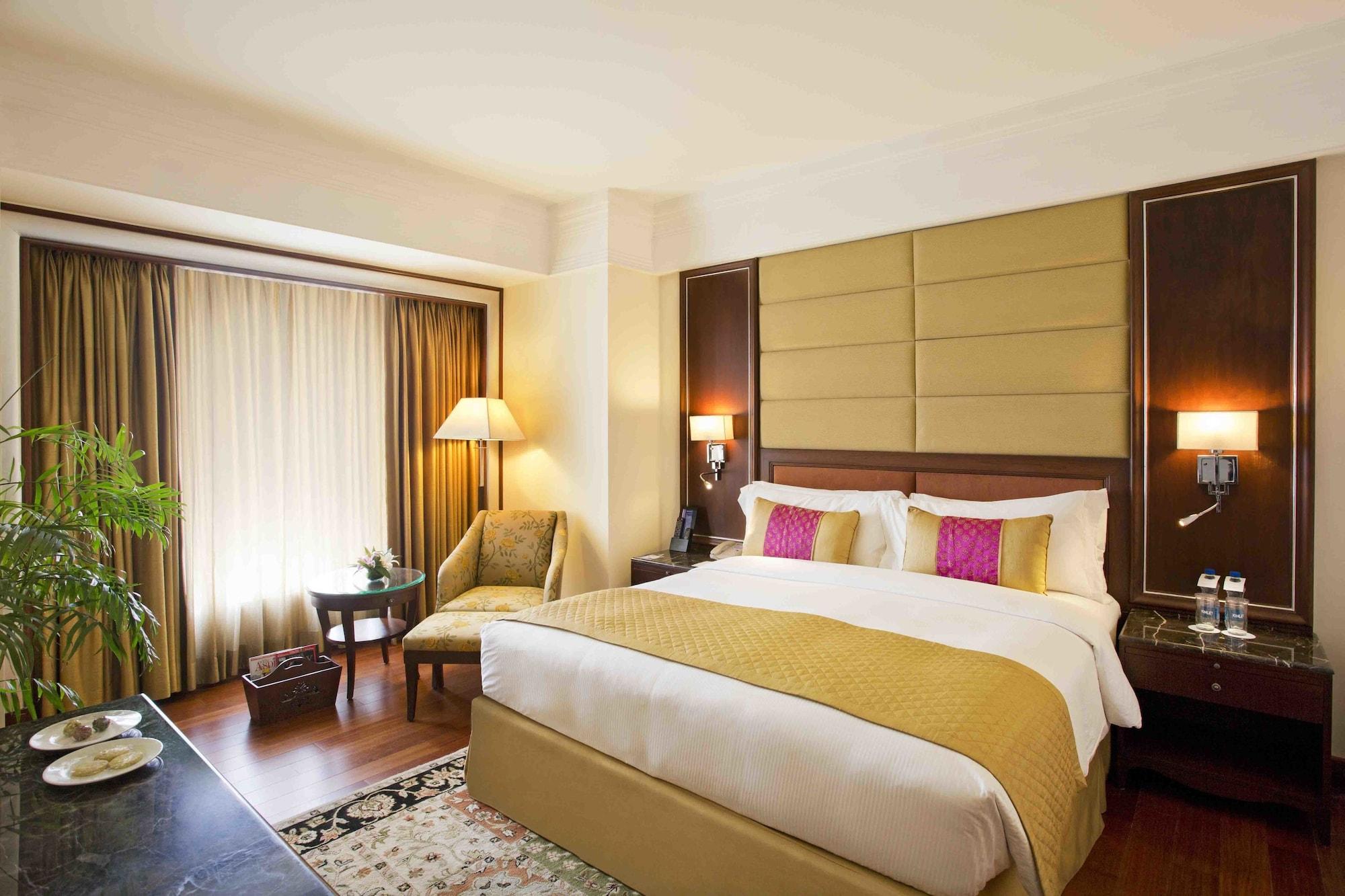 Eros Hotel New Delhi, Nehru Place Kültér fotó A room at the Taj Bengal