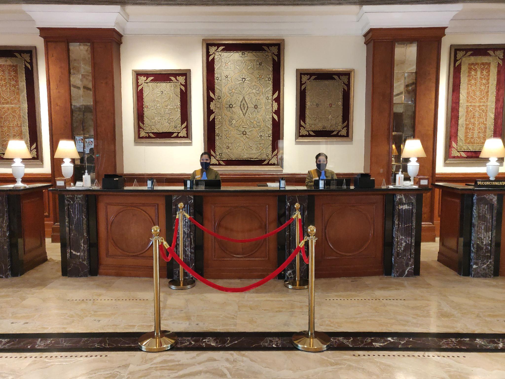 Eros Hotel New Delhi, Nehru Place Kültér fotó The hotel's lobby
