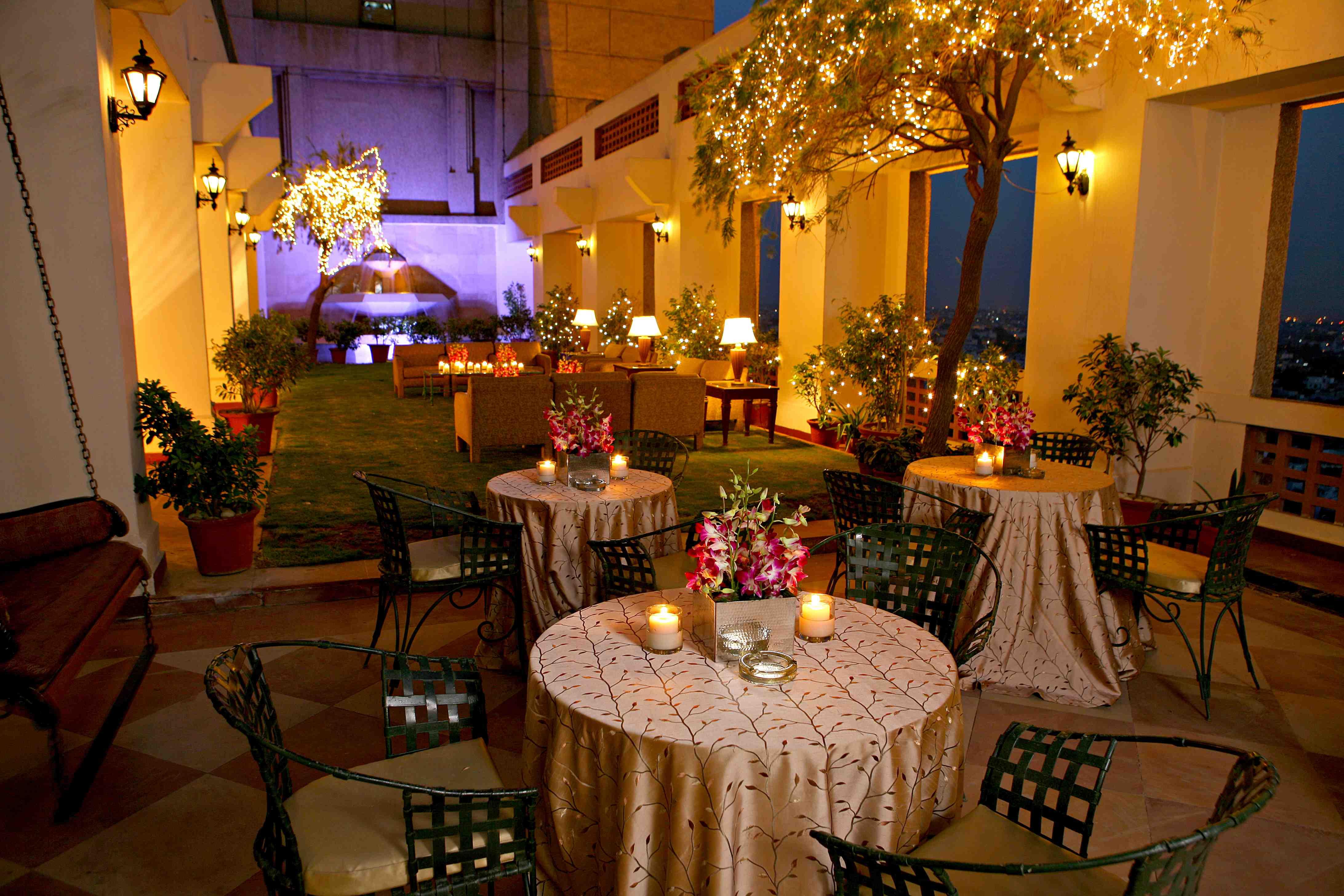 Eros Hotel New Delhi, Nehru Place Kültér fotó The Garden at the Taj Mahal Palace, Mumbai