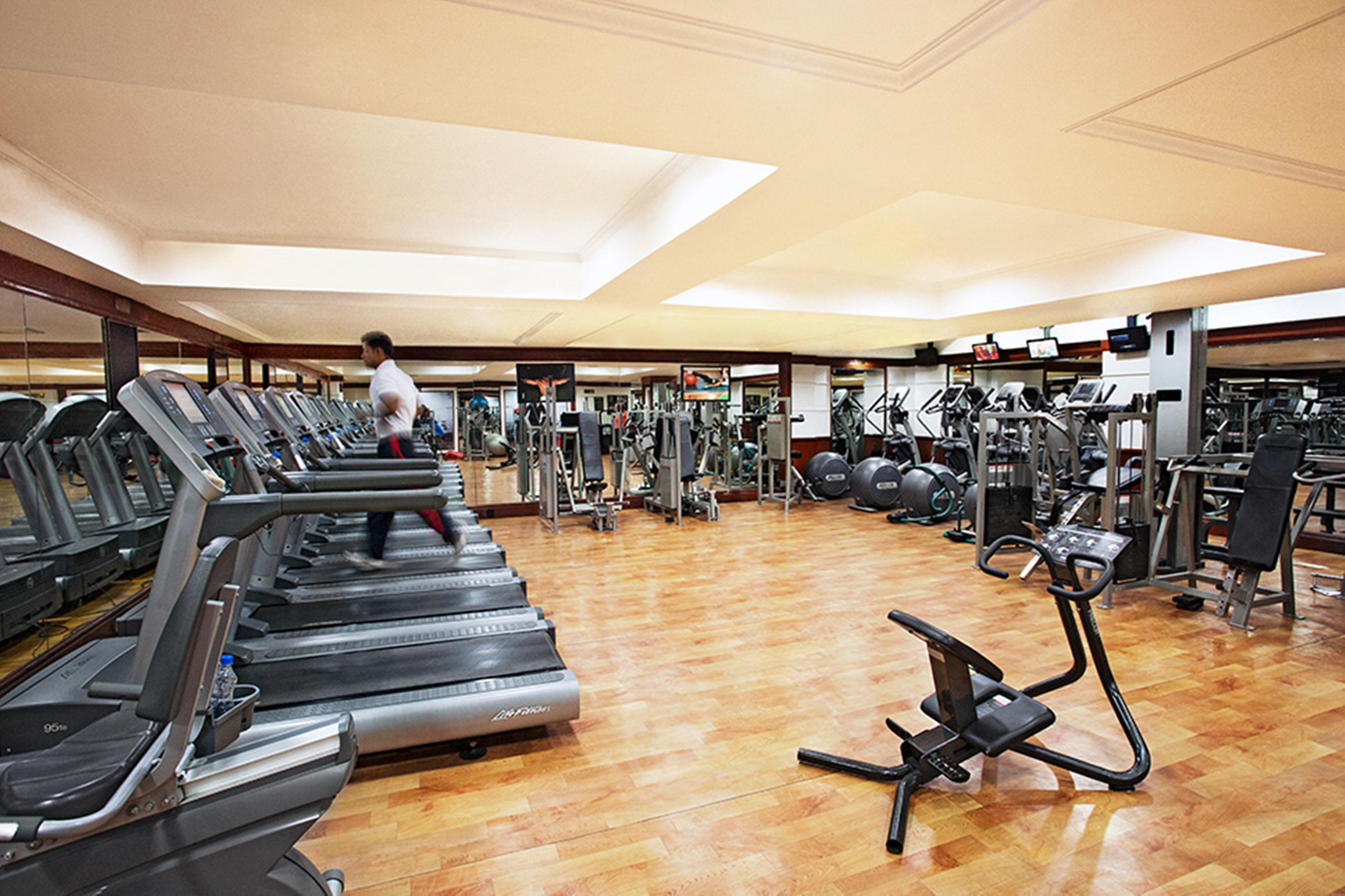 Eros Hotel New Delhi, Nehru Place Kültér fotó The gym at the Taj Mahal Palace