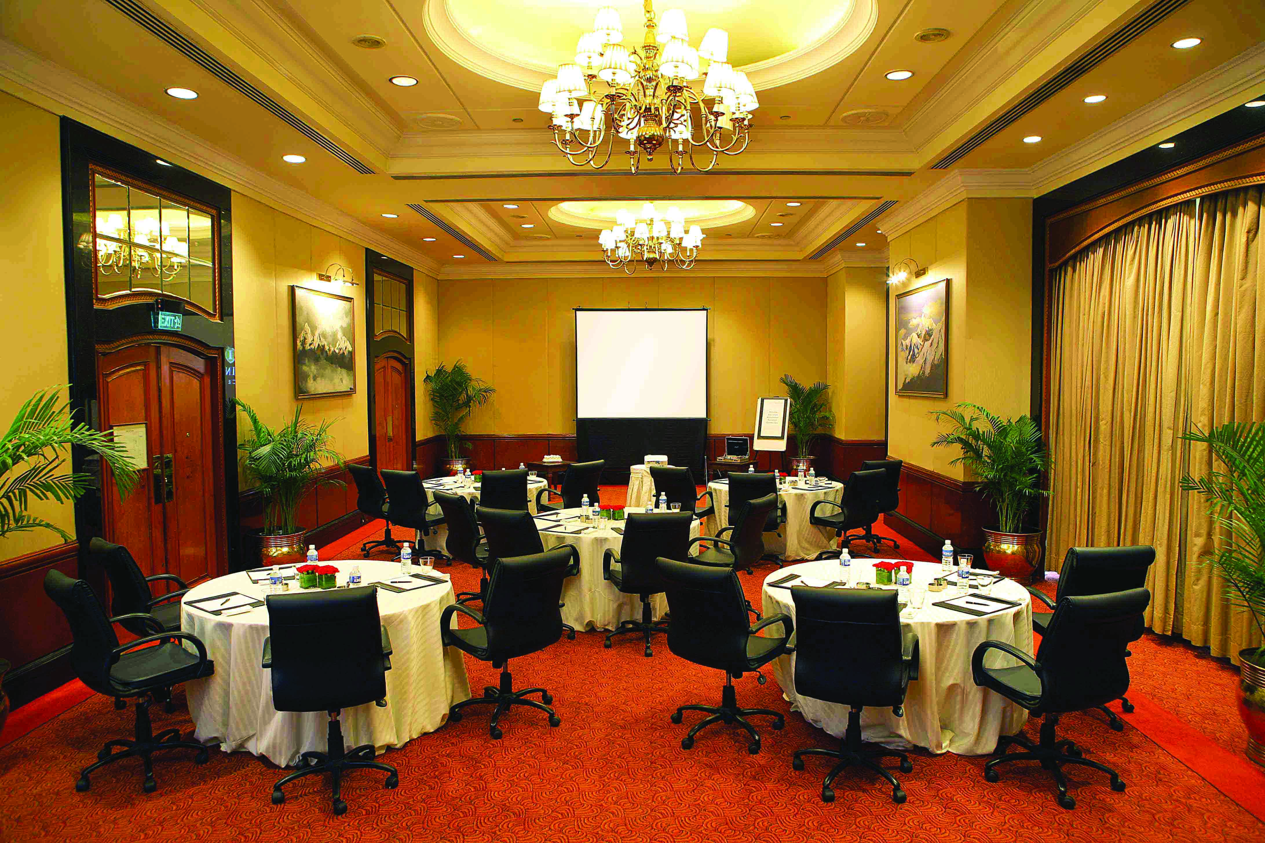 Eros Hotel New Delhi, Nehru Place Kültér fotó A meeting room at the Taj Mahal Palace, Mumbai