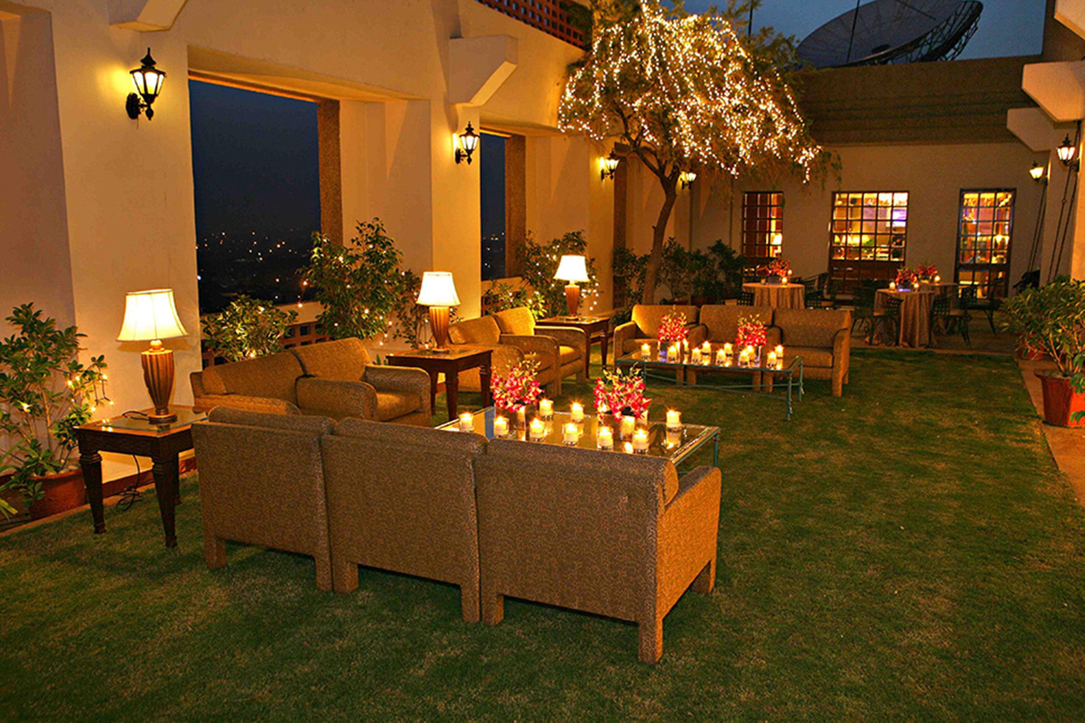 Eros Hotel New Delhi, Nehru Place Kültér fotó The Terrace at the Taj Mahal Palace