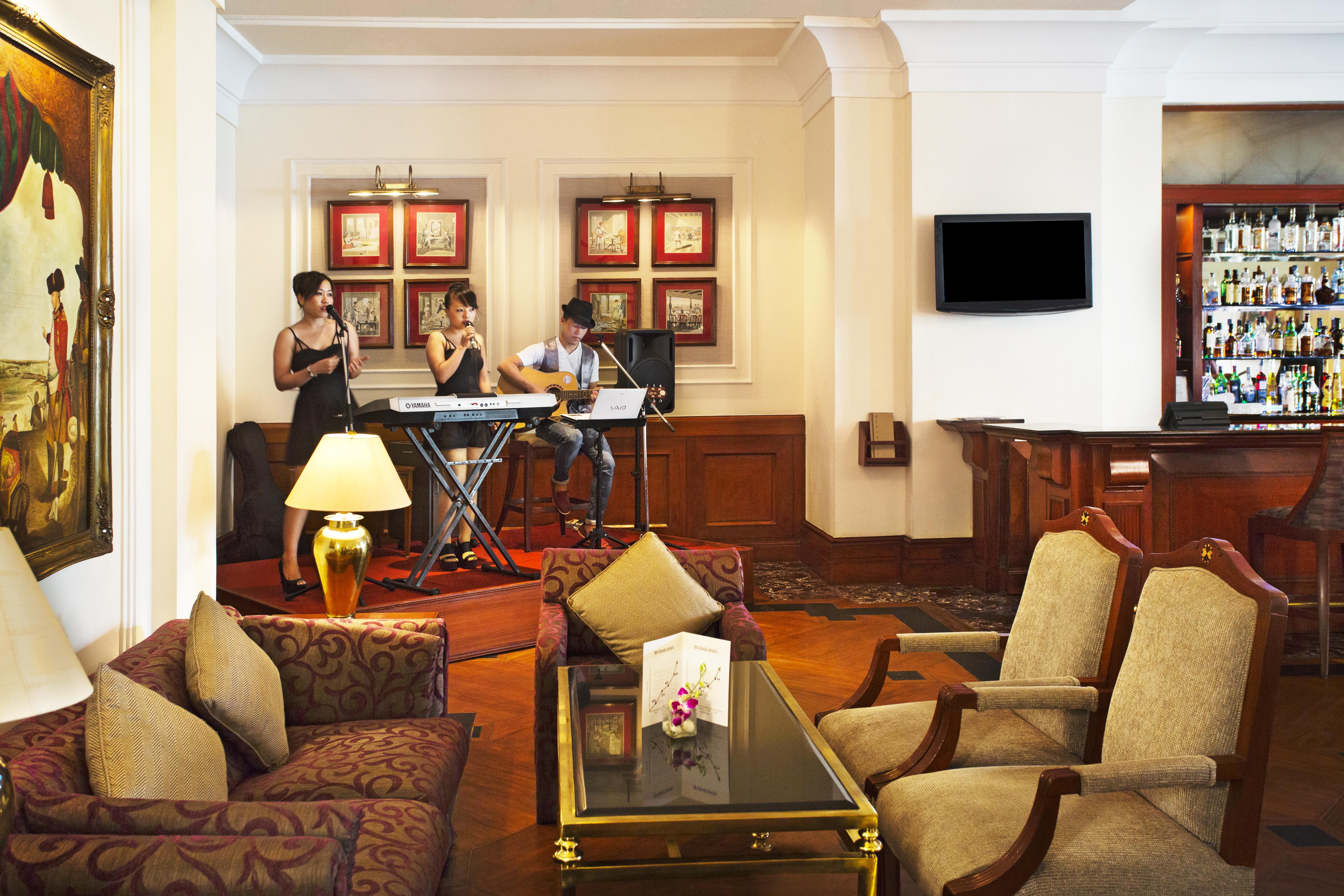 Eros Hotel New Delhi, Nehru Place Kültér fotó The bar at the hotel